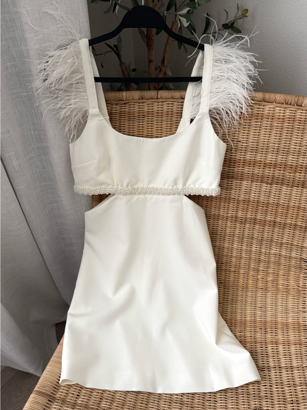 Likely Mini Taliah dress ostretch Feather-Trim Cutout Mini Dress size 6 white